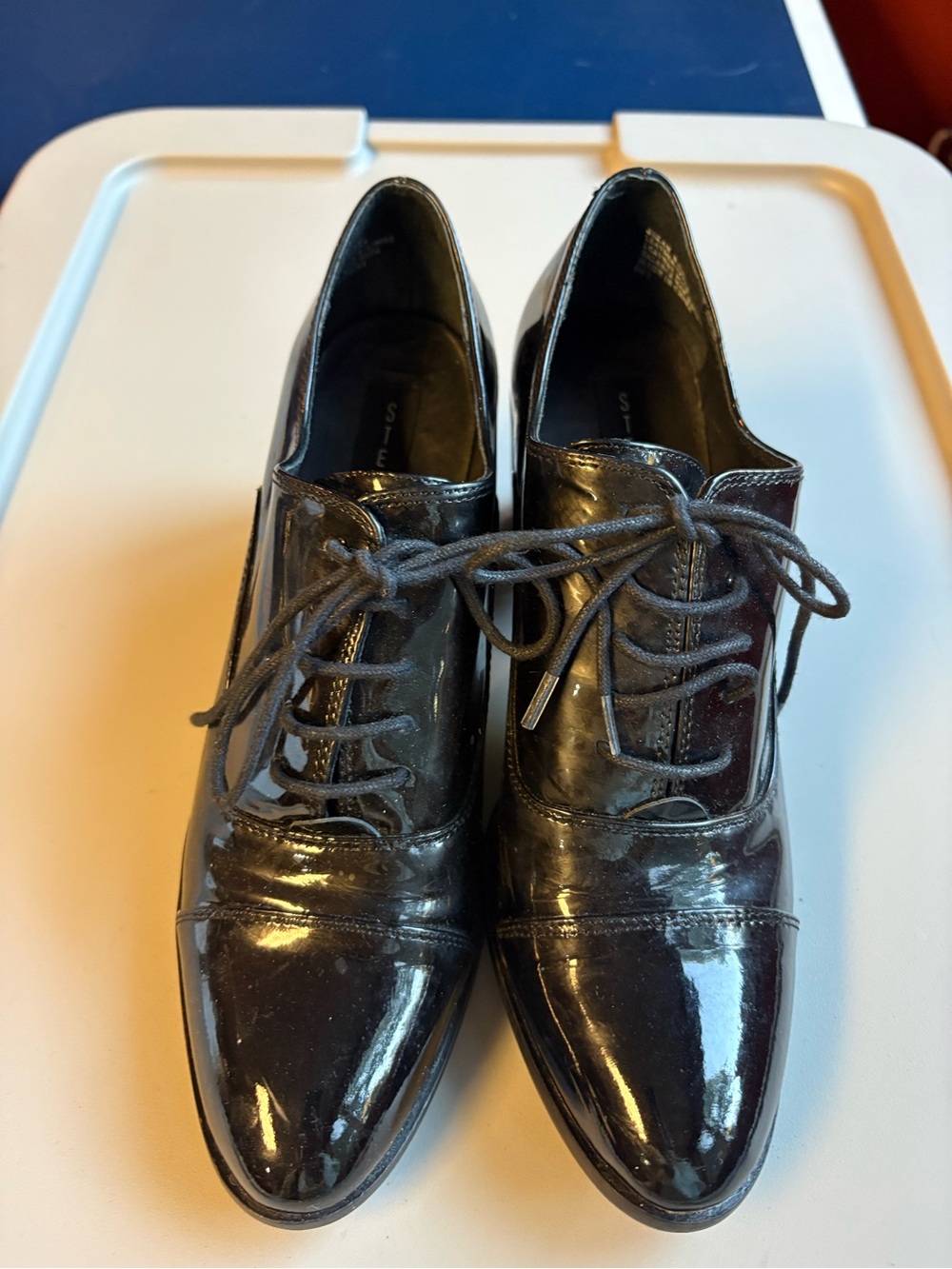 Steve Madden Black Patent Lace-Up Women's boots size 8.5 2 1/2 inch boot heel